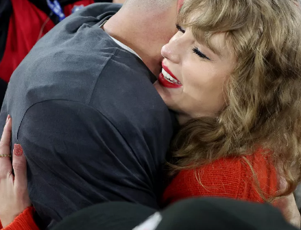 Taylor Swift Revived Her “Reputation Curls” to Support Travis Kelce 
